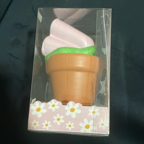 New Eccolo potted flower plant 🪴 stress ball squeeze ball Mother’s Day gift - Picture 7 of 10